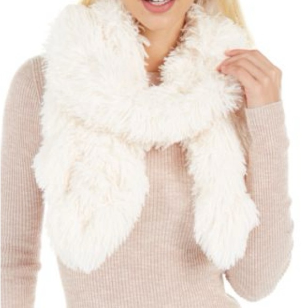 Cejion Shaggy Muffler Scarf
New with tags